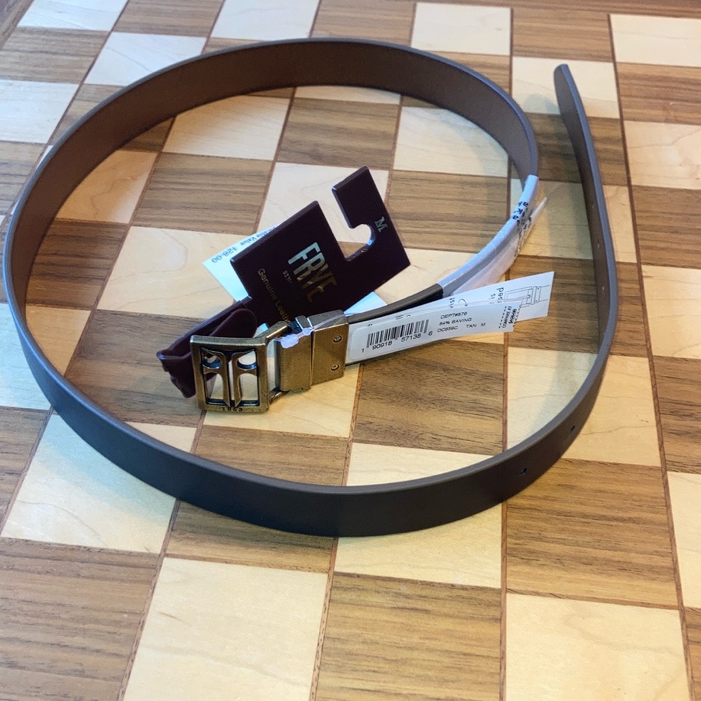 Frye women’s reversible belt size M NEW!